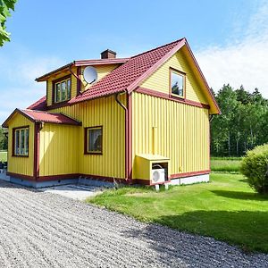 Nice Home In Vnersborg With 2 Bedrooms And Wifi Vänersborg Exterior photo