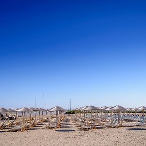 Marina Beach Agia Marina Exterior photo